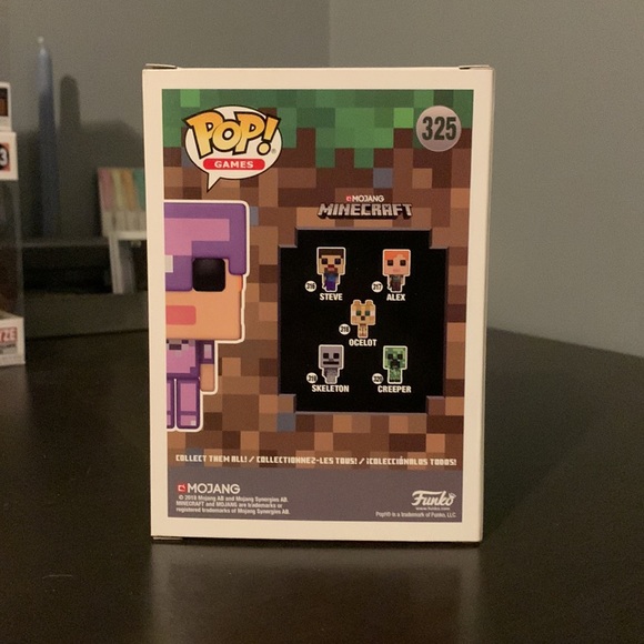 Minecraft 325 Alex in enchanted armor - Picture 3 of 4